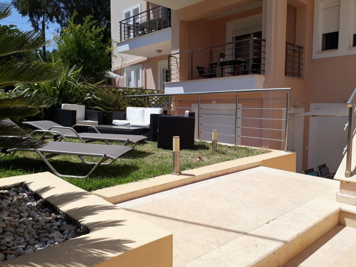 Apartment Lilly, Apartment With Communal Pool, 10 Meters From Sea Sami  Buitenkant foto