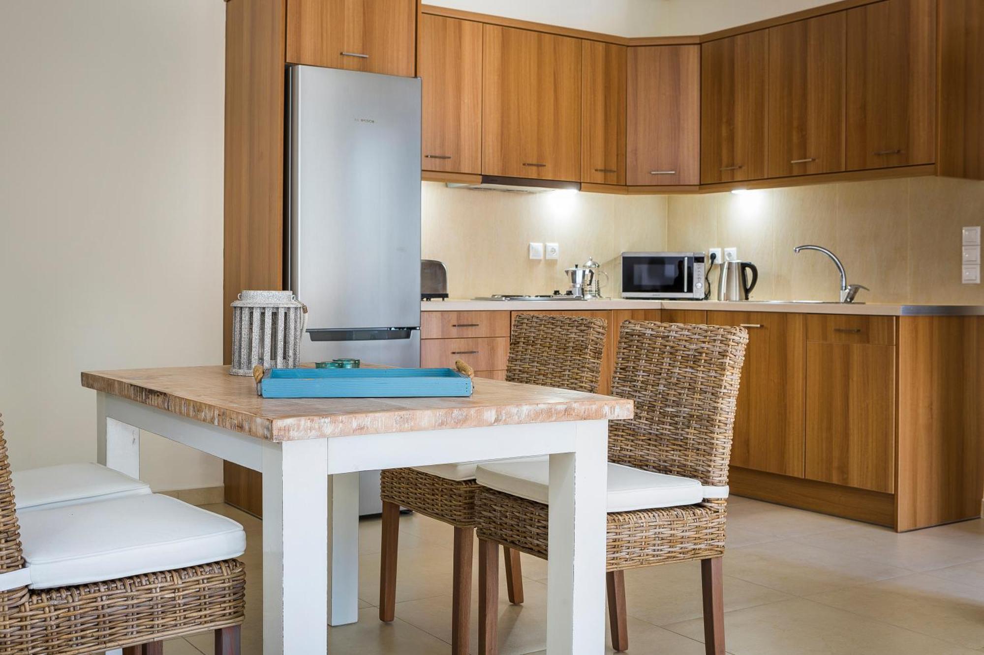 Apartment Lilly, Apartment With Communal Pool, 10 Meters From Sea Sami  Buitenkant foto