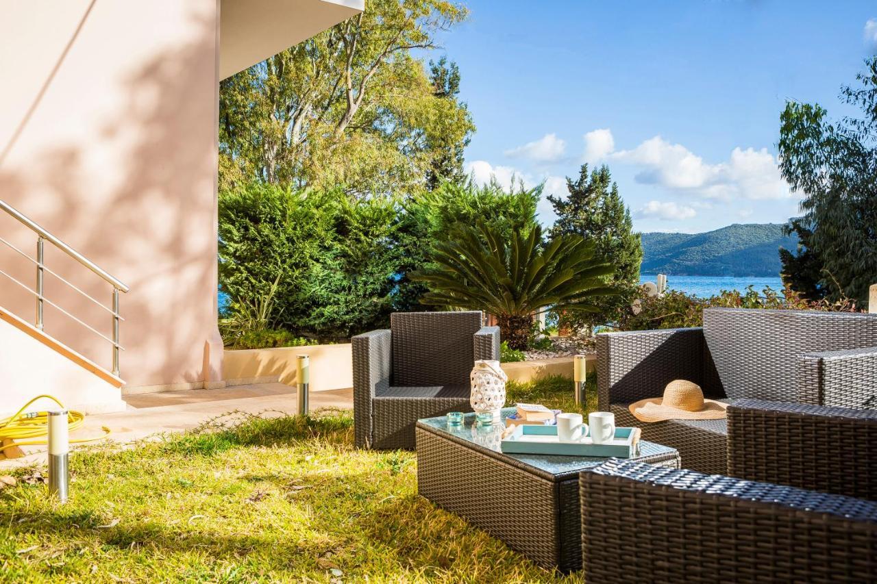 Apartment Lilly, Apartment With Communal Pool, 10 Meters From Sea Sami  Buitenkant foto