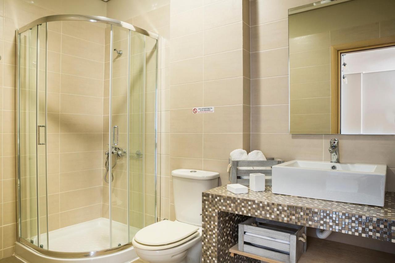Apartment Lilly, Apartment With Communal Pool, 10 Meters From Sea Sami  Buitenkant foto