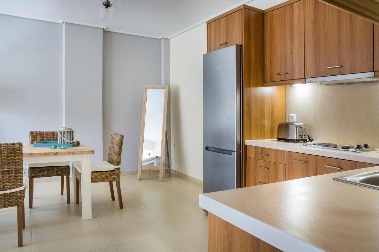 Apartment Lilly, Apartment With Communal Pool, 10 Meters From Sea Sami  Buitenkant foto